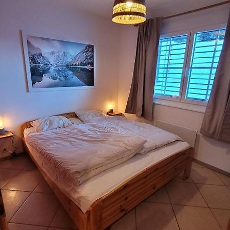 Appartement Avec Terrasse Ensoleillee Gruyeres Exteriör bild