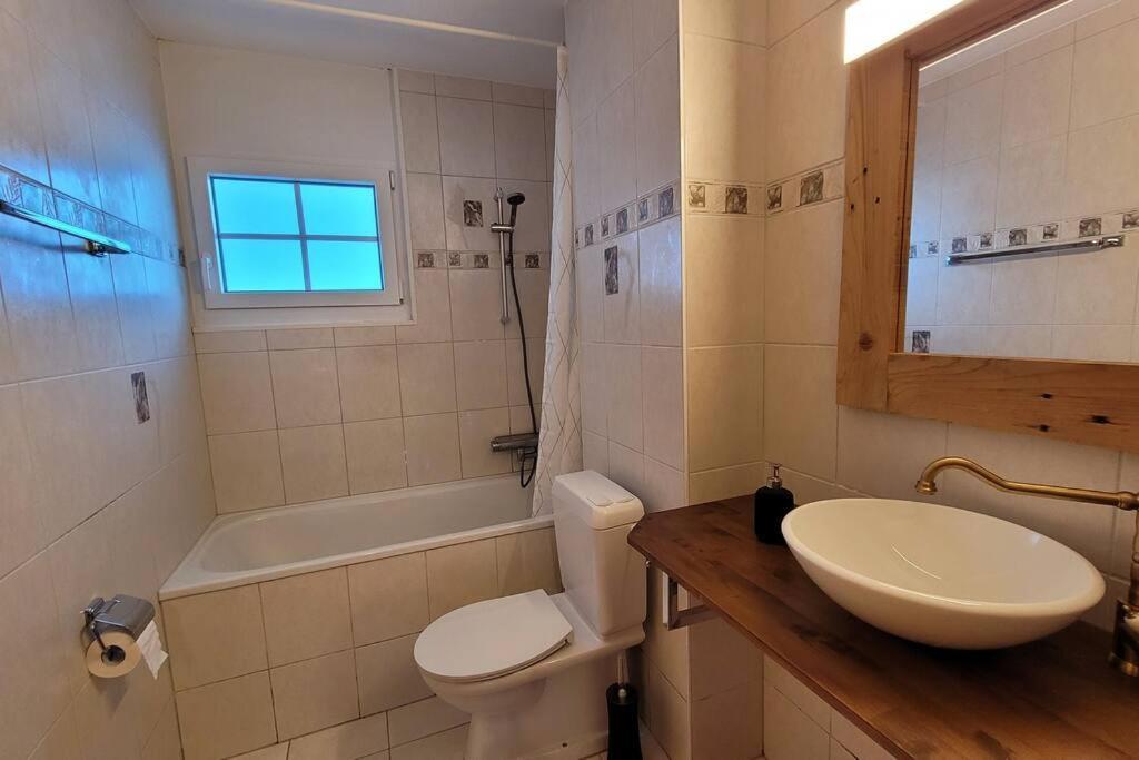 Appartement Avec Terrasse Ensoleillee Gruyeres Exteriör bild