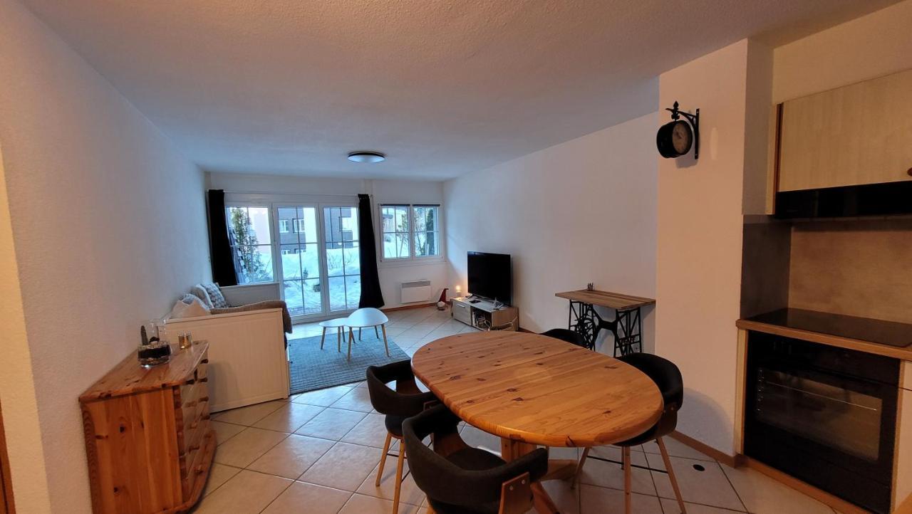 Appartement Avec Terrasse Ensoleillee Gruyeres Exteriör bild