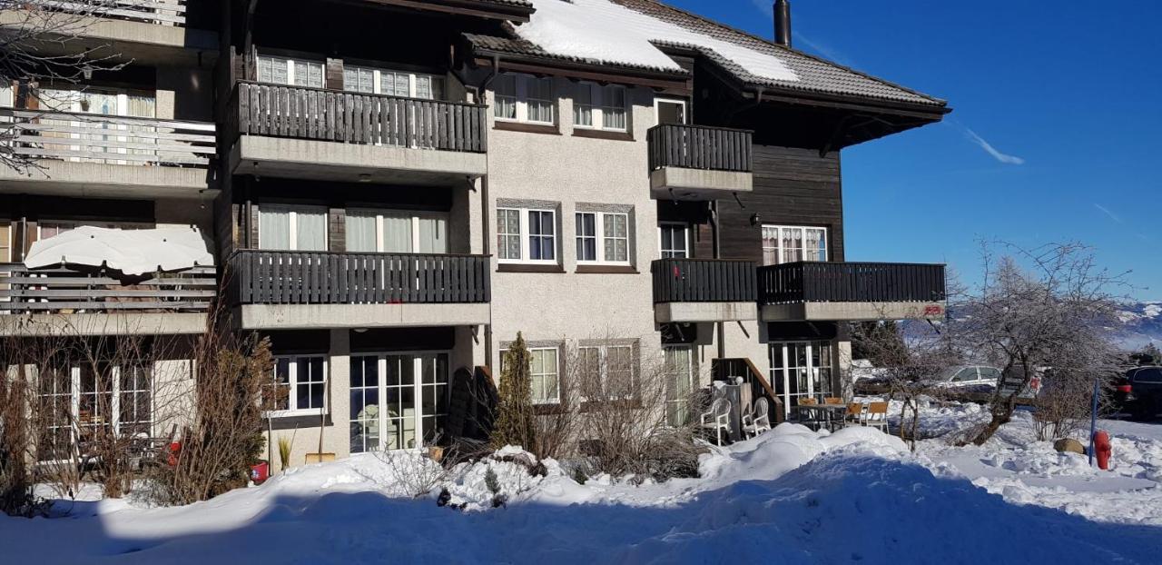 Appartement Avec Terrasse Ensoleillee Gruyeres Exteriör bild